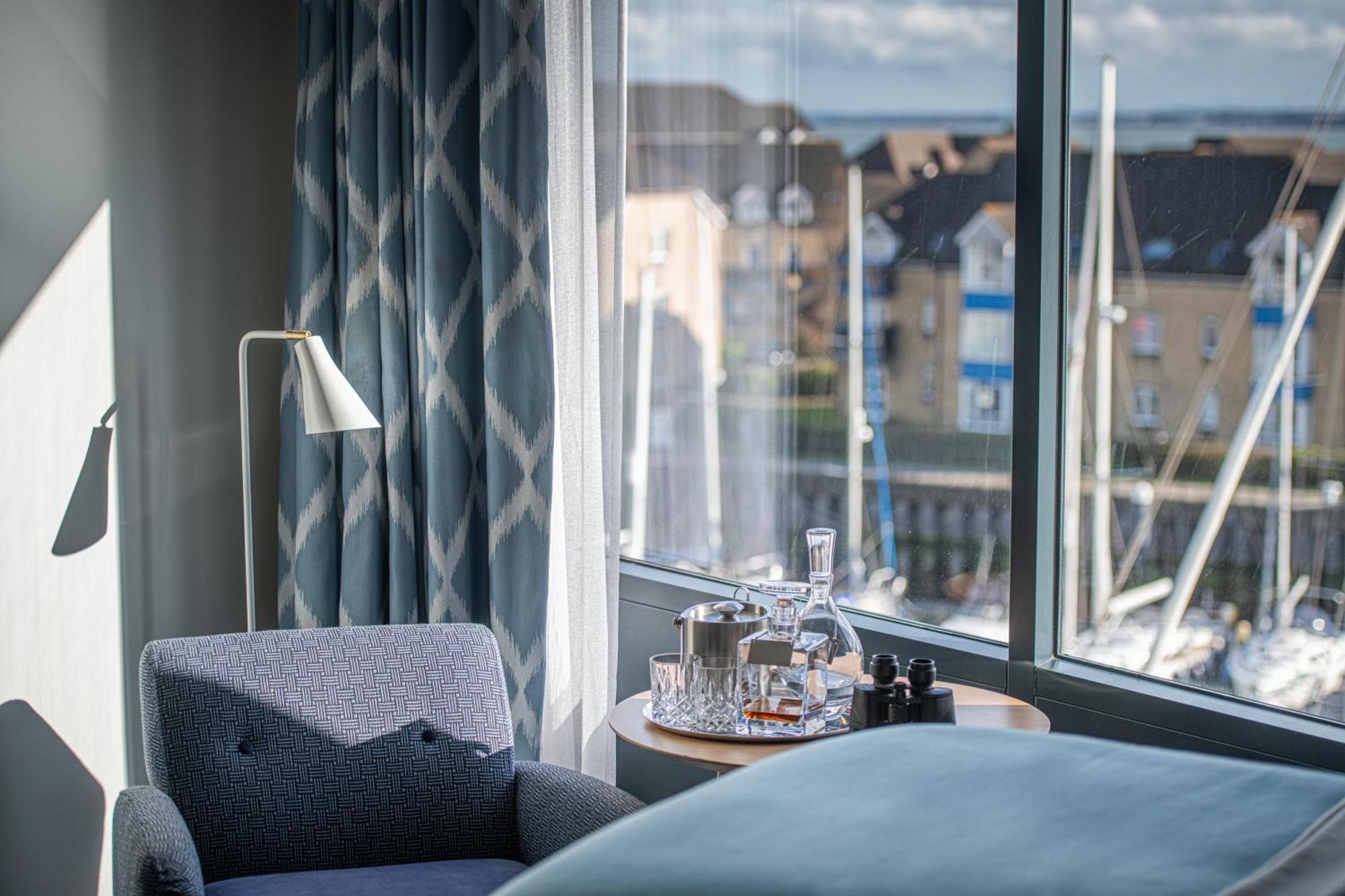 เซาท์แฮมป์ตัน ฮาร์เบอร์ โฮเต็ล แอนด์ สปา Hotel เซาธ์แธมป์ตัน ภายนอก รูปภาพ A room at the hotel